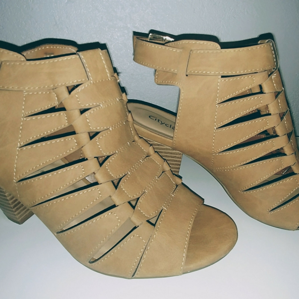 Sandal